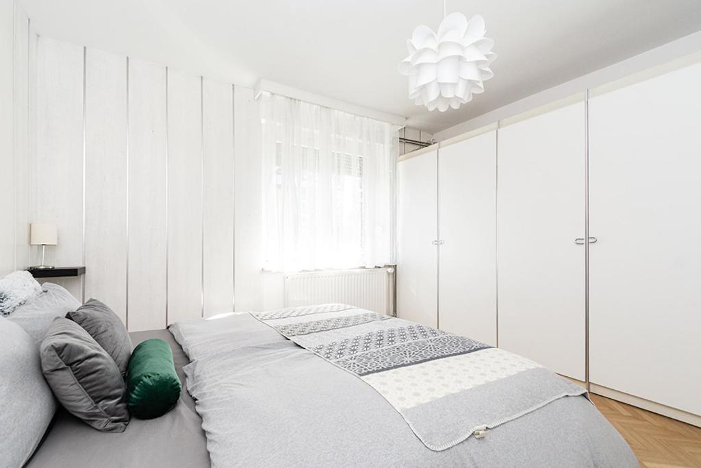 Magnolia Apartment - Free Private Parking Ljubljana Bagian luar foto