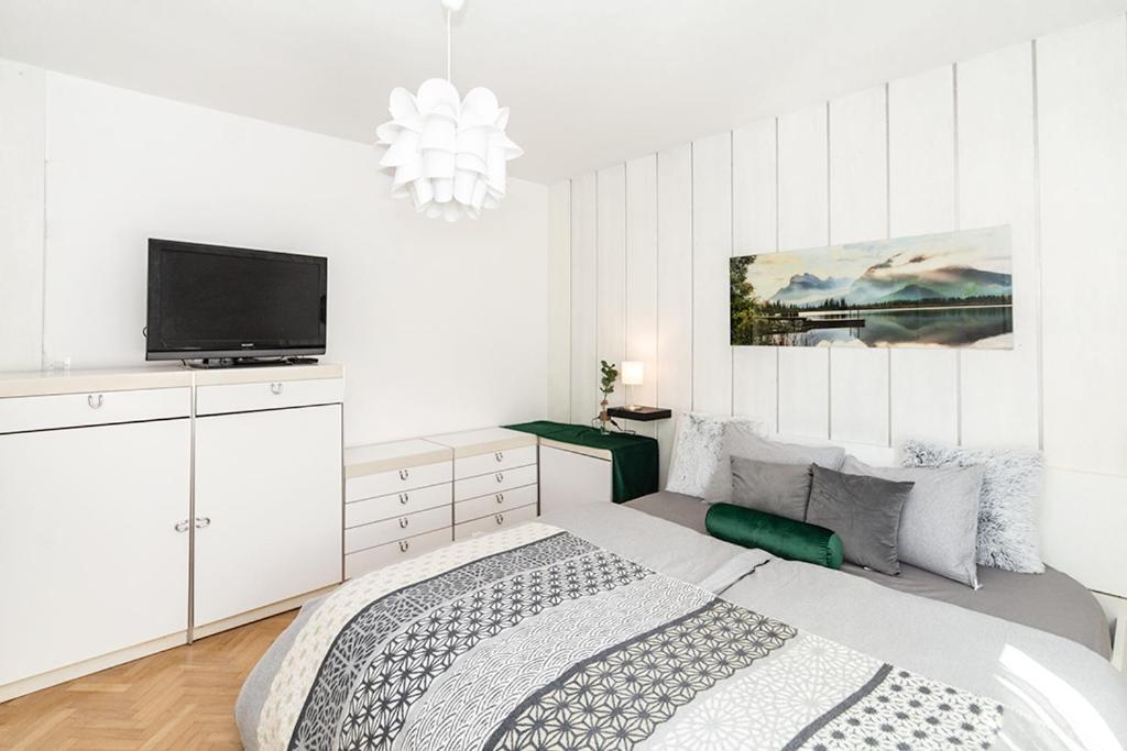 Magnolia Apartment - Free Private Parking Ljubljana Bagian luar foto