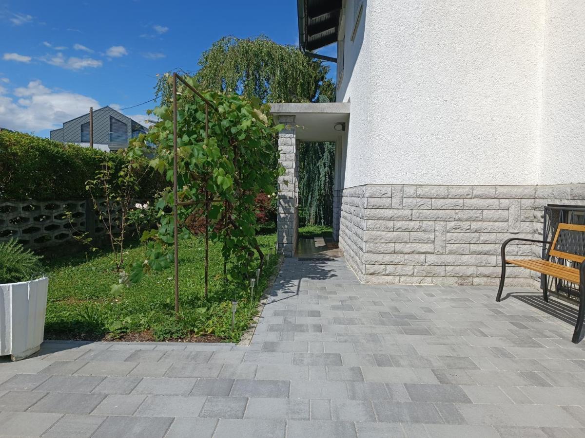 Magnolia Apartment - Free Private Parking Ljubljana Bagian luar foto